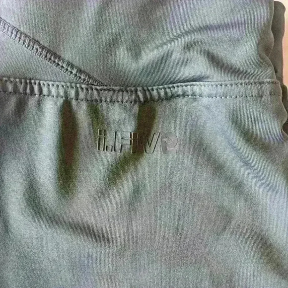 I.Fiv5, 3/4 leggings, with pocket,  grey, size Medium - Picture 5 of 8